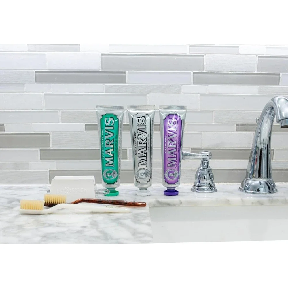 Marvis Whitening Mint Toothpaste Whitens Teeth Removes Plaque White 3.8 oz